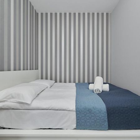Modern Studio With Balcony For 4 Guests In Wroclaw By Noclegi Renters Dış mekan fotoğraf