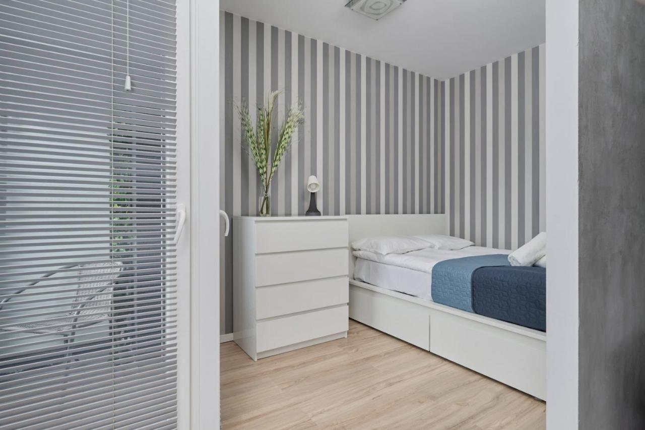 Modern Studio With Balcony For 4 Guests In Wroclaw By Noclegi Renters Dış mekan fotoğraf