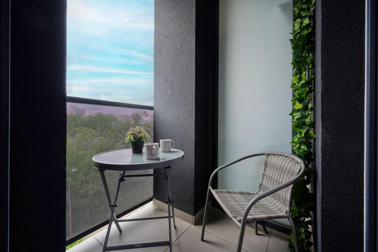 Modern Studio With Balcony For 4 Guests In Wroclaw By Noclegi Renters Dış mekan fotoğraf