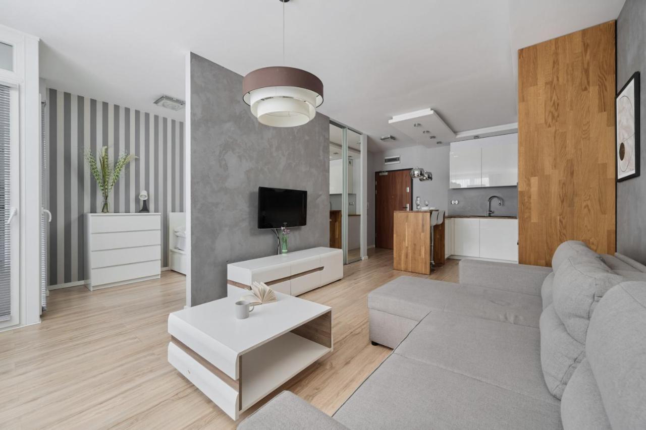 Modern Studio With Balcony For 4 Guests In Wroclaw By Noclegi Renters Dış mekan fotoğraf