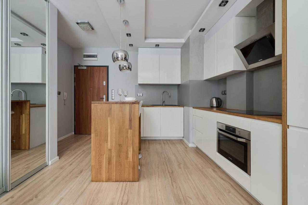 Modern Studio With Balcony For 4 Guests In Wroclaw By Noclegi Renters Dış mekan fotoğraf